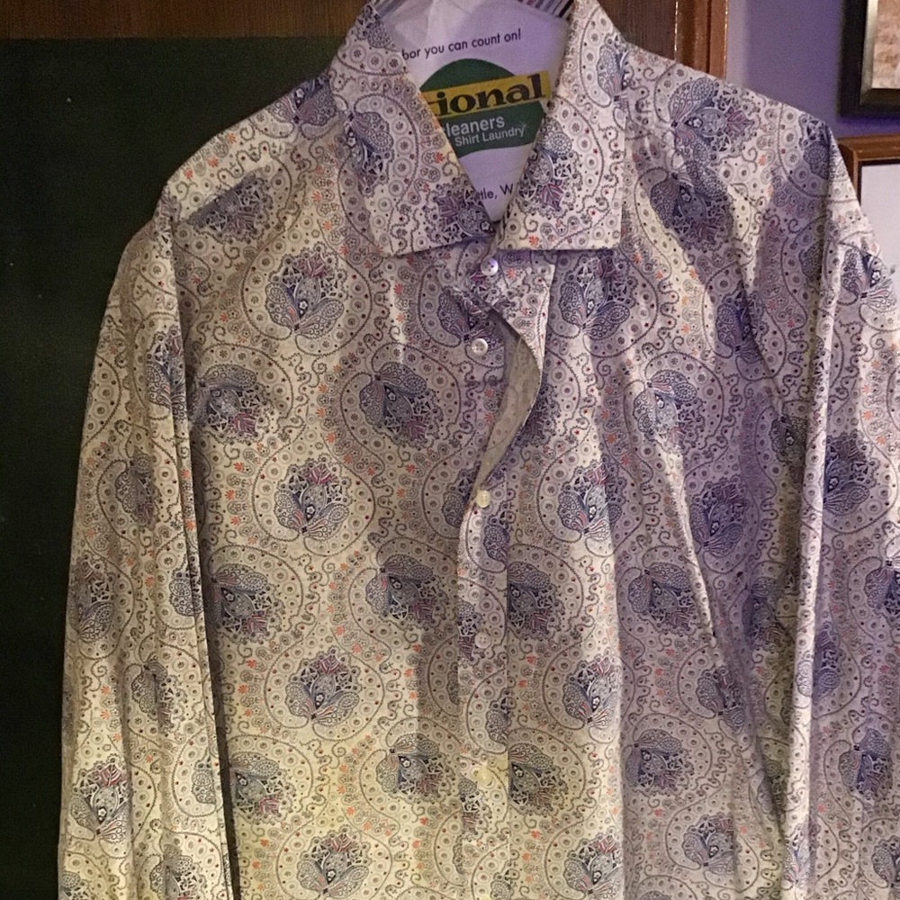 TD CLASSY DRESS UP BUTTON UP SHIRT GREAT FOR BDAY